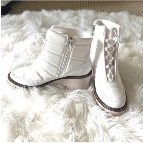 Blondo Shoes - BLONDO White Women's Waterproof Boots Size 8